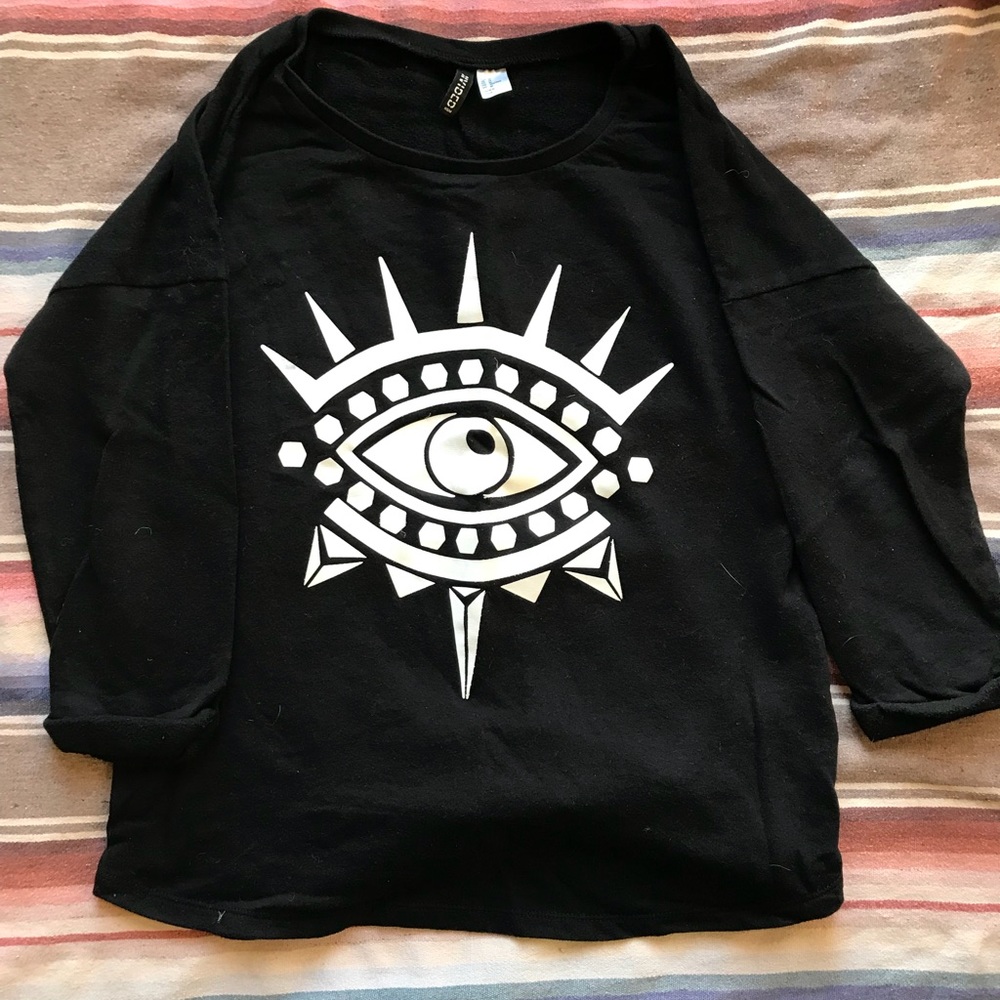 Divided Eye 3/4 sleeve shirt